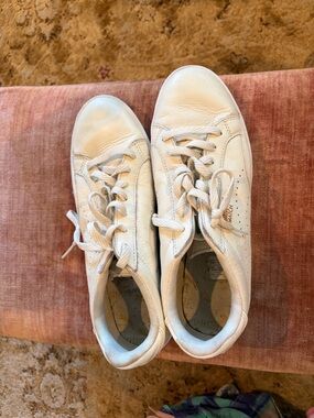 EUC Puma Match sneakers women's size 9